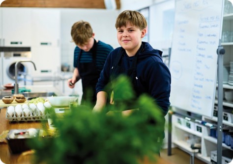 Empower people to build lifelong healthy food habits